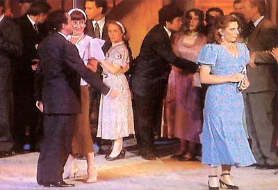 Rafael Lledo and Maria Rodriguez as Fernando and Rosa (Teatro Calderon) 