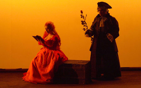 Violante (Maite Alberola) y Don Lelio (Juan Antonio Sanabria)