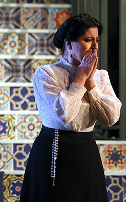 Cristina Faus in La Malquerida Photo Jaime Villanueva